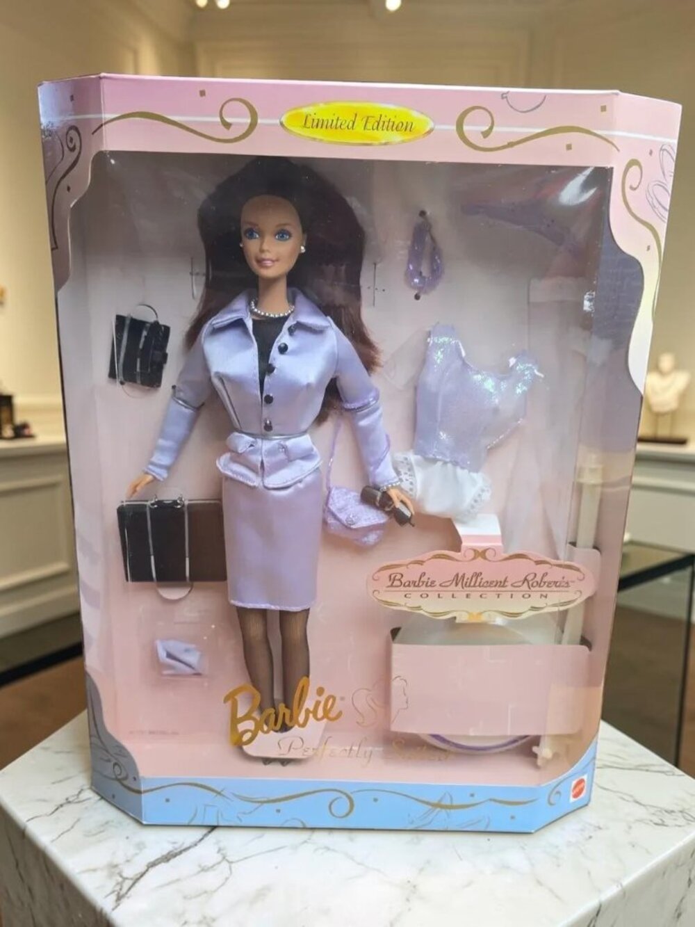 Barbie Millieint Roberts Collection Perfectly Suited Doll 1997 - Picture 2 of 11